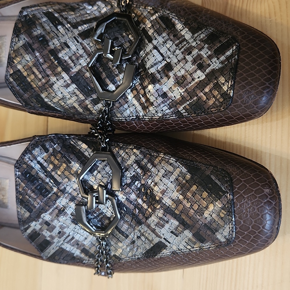 Louise Et Cie Everland Loafer Slip On Snake Embossed Leather Chain Detail sz 9.5 - Picture 5 of 14